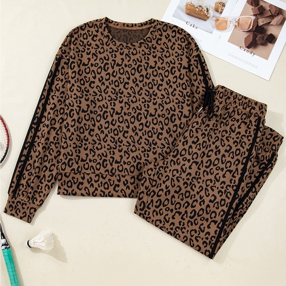 Leopard Print 2 PC Set - Picture 9 of 16